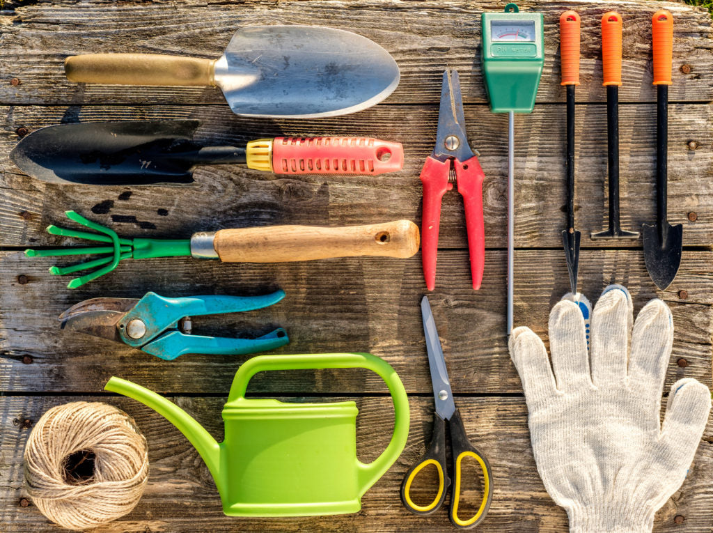 Garden feeds & Weed killers