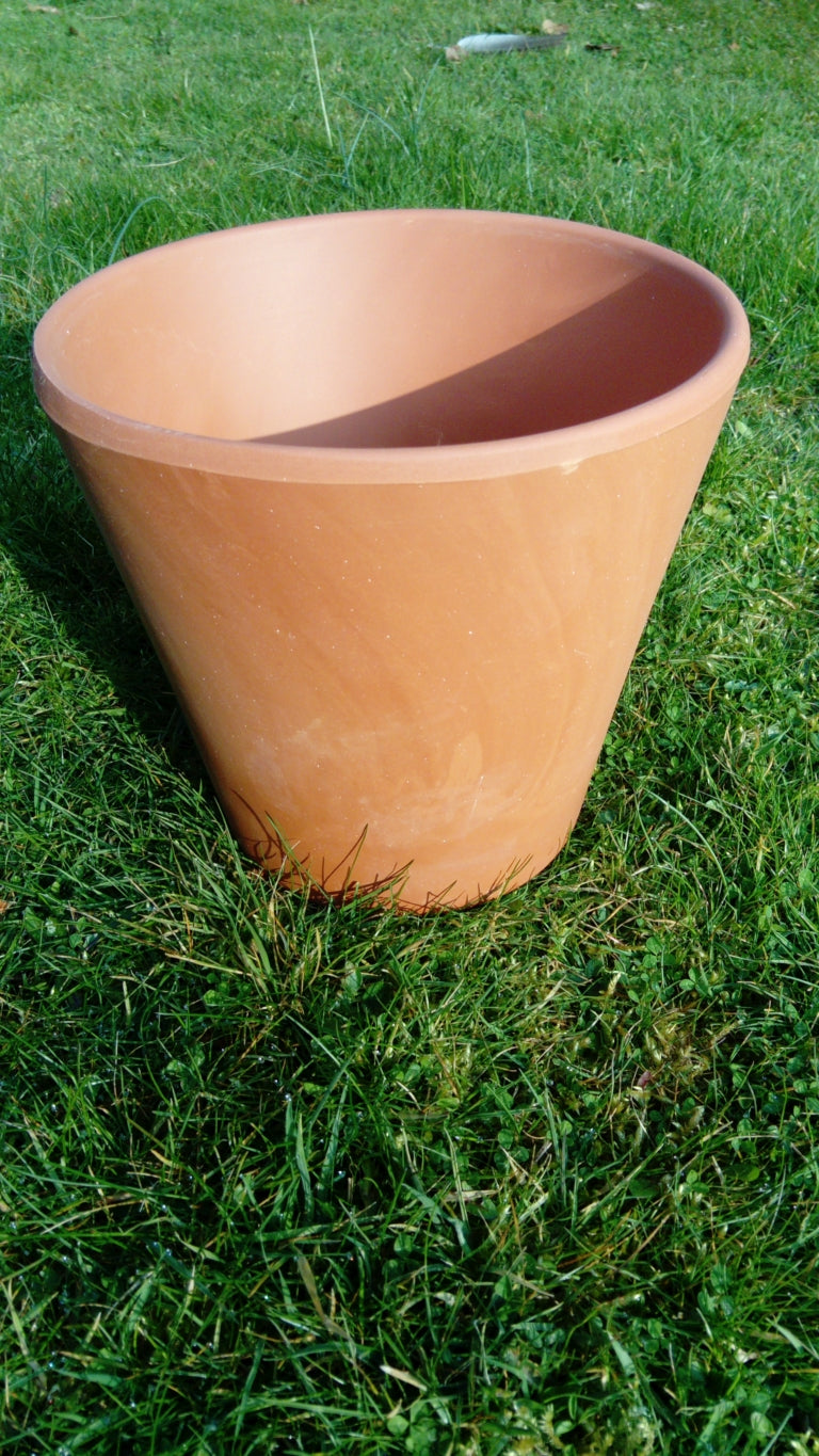 Medium Terracotta Pot  -23cm